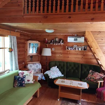 木屋 Idyllinen Moekki Laitilassa *