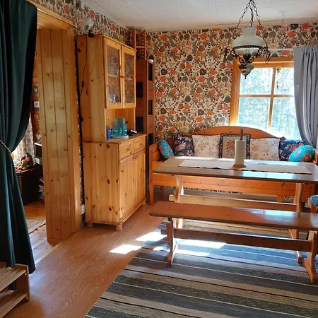 Idyllinen Moekki Laitilassa Dağ evi