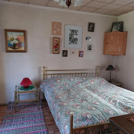 Idyllinen Moekki Laitilassa Dağ evi